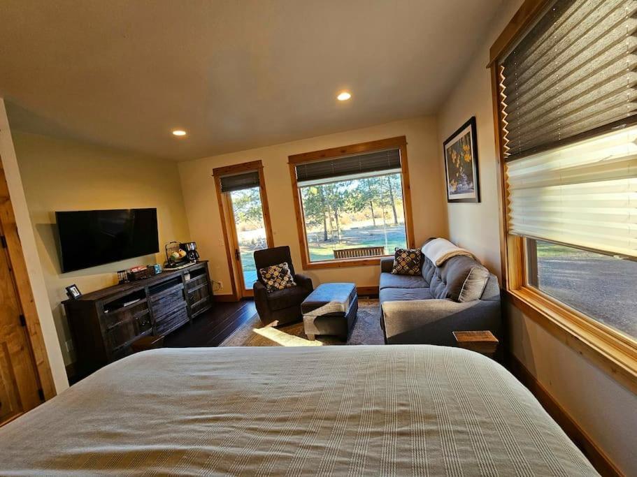 Beautiful Riverfront Near Mt Bachelor With Hot Tub 本德 外观 照片